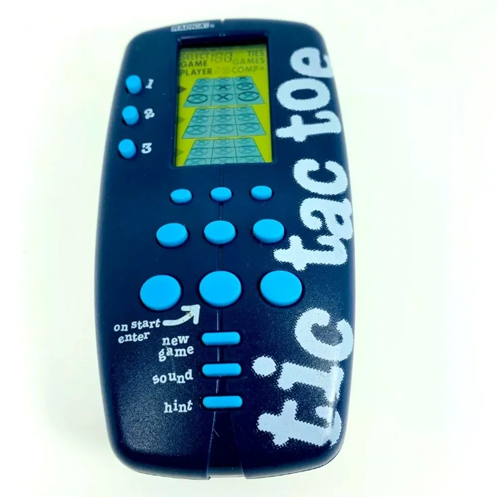 Radica TIC TAC TOE Handheld 1998 Travel Game - 3 levels - portable strategy